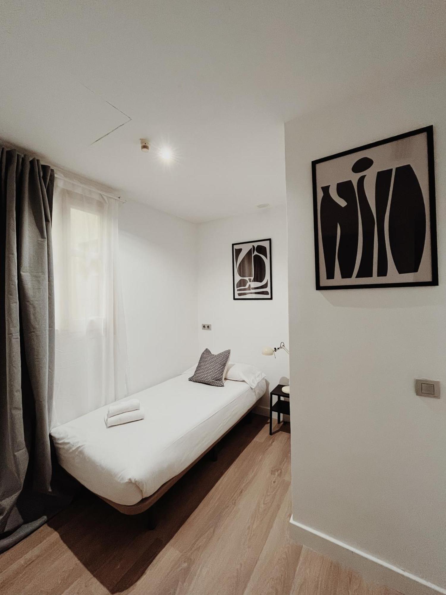 Apartamentos Express By Gaiarooms Barcelona Bagian luar foto